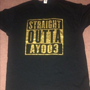 I am selling a Unisex T-shirt